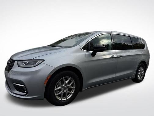 2024 Chrysler Pacifica Touring-L