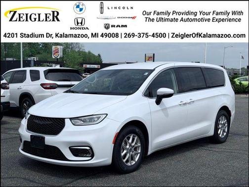 Bright White Clearcoat 2023 Chrysler Pacifica Touring-L