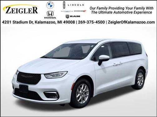 Bright White Clearcoat 2023 Chrysler Pacifica Touring-L