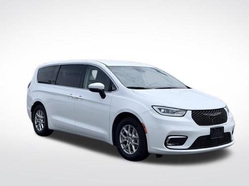 Bright White Clearcoat 2023 Chrysler Pacifica Touring-L
