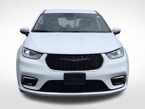 Bright White Clearcoat 2023 Chrysler Pacifica Touring-L