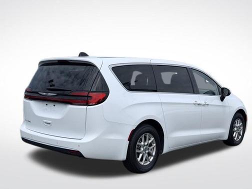 Bright White Clearcoat 2023 Chrysler Pacifica Touring-L