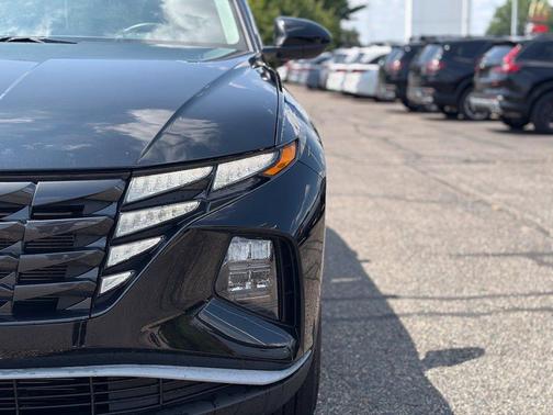 Black Pearl 2024 Hyundai TUCSON SEL