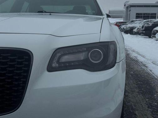 2018 Chrysler 300 S