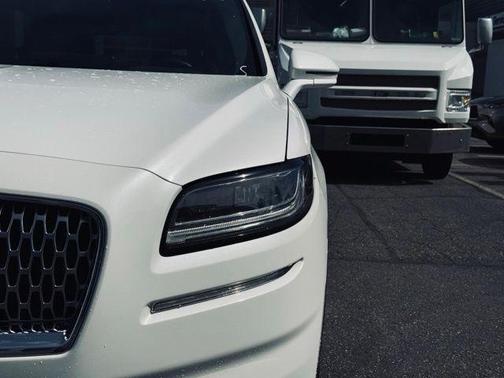 2023 Lincoln Nautilus Standard