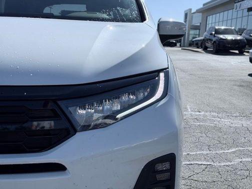 Platinum White Pearl 2025 Honda Odyssey Touring