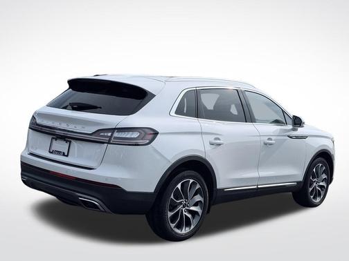 White Metallic 2023 Lincoln Nautilus Reserve