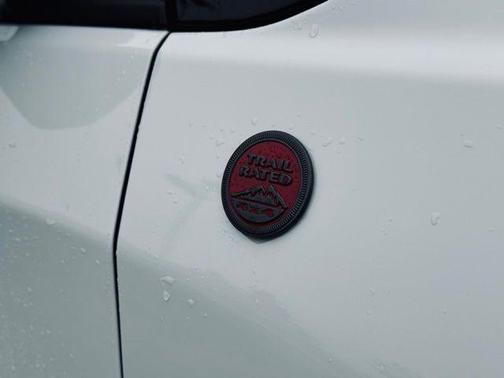 Bright White Clearcoat 2025 Jeep Compass Trailhawk