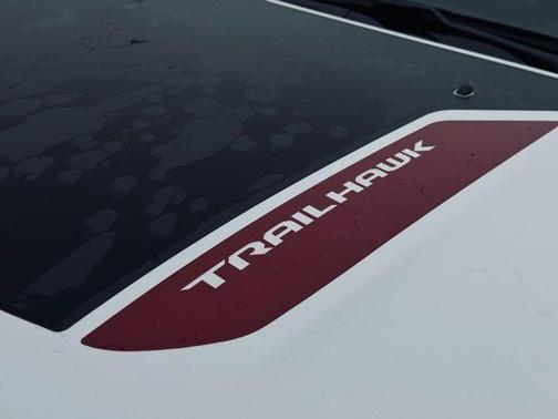 Bright White Clearcoat 2025 Jeep Compass Trailhawk