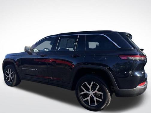 2022 Jeep Grand Cherokee L Laredo