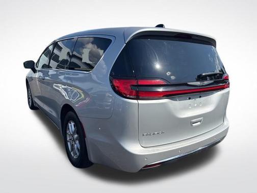 2024 Chrysler Pacifica Touring-L