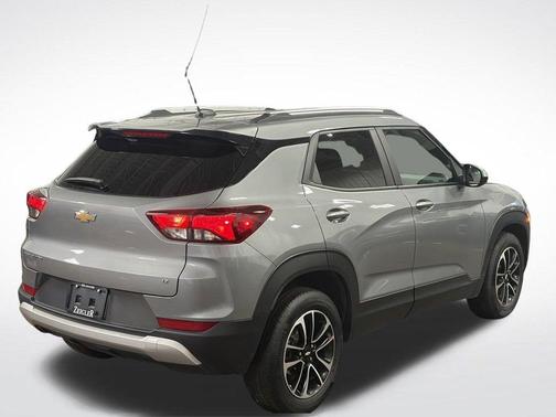 Sterling Gray Metallic 2024 Chevrolet Trailblazer LT
