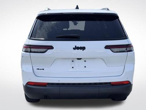 Bright White Clearcoat 2024 Jeep Grand Cherokee L Laredo
