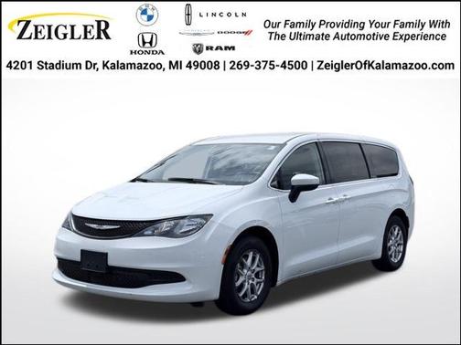 Bright White Clearcoat 2023 Chrysler Voyager LX