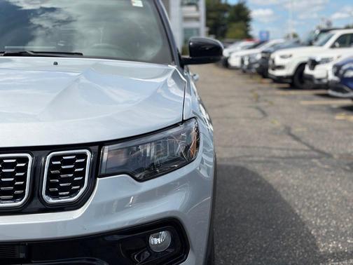 Silver Zynith 2024 Jeep Compass Limited
