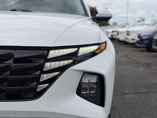 White Pearl 2024 Hyundai TUCSON SEL