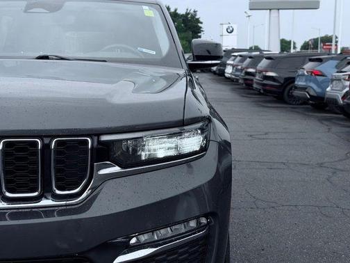 Metallic 2022 Jeep Grand Cherokee Limited