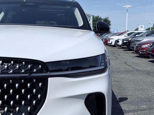 White Platinum Clearcoat Metallic 2024 Lincoln Nautilus Reserve