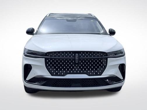 White Platinum Clearcoat Metallic 2024 Lincoln Nautilus Reserve