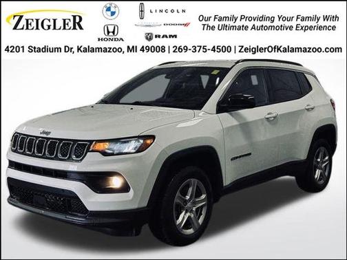 Bright White Clearcoat 2023 Jeep Compass Latitude