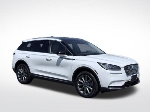 White Metallic 2022 Lincoln Corsair Standard