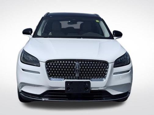 White Metallic 2022 Lincoln Corsair Standard