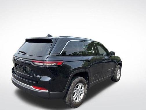 2022 Jeep Grand Cherokee Laredo