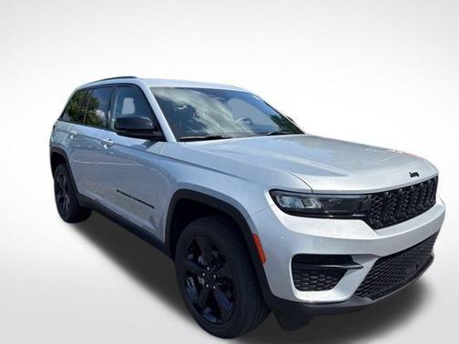2022 Jeep Grand Cherokee Altitude