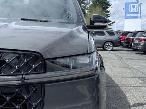 Metallic 2026 Lincoln Navigator Black Label
