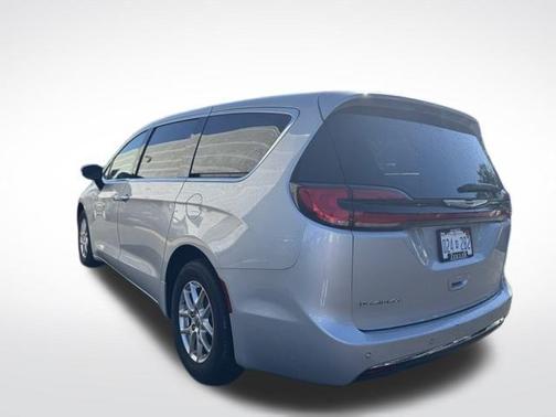 2024 Chrysler Pacifica Touring-L