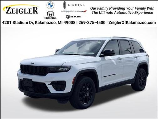 Bright White Clearcoat 2025 Jeep Grand Cherokee Laredo