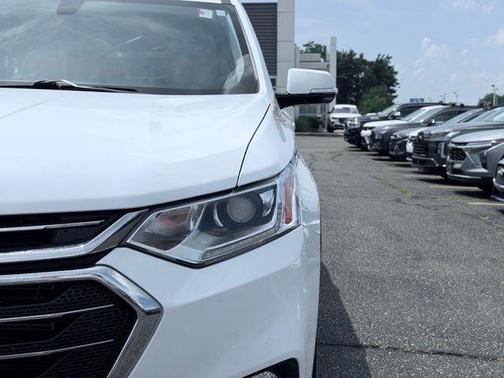 Summit White 2019 Chevrolet Traverse LT Cloth