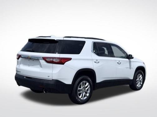 Summit White 2019 Chevrolet Traverse LT Cloth