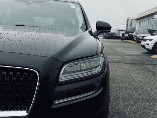 Black Metallic 2022 Lincoln Nautilus Reserve