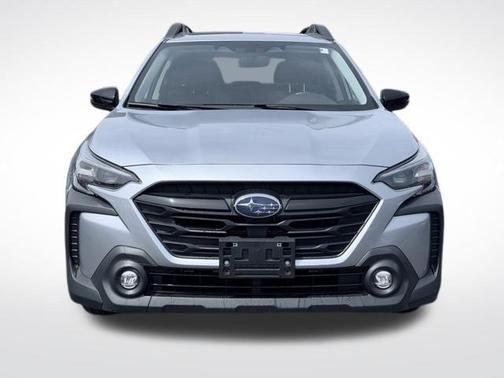 Ice Silver Metallic 2024 Subaru Outback Onyx Edition