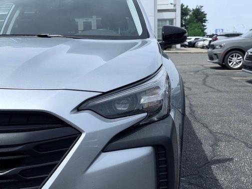 Ice Silver Metallic 2024 Subaru Outback Onyx Edition