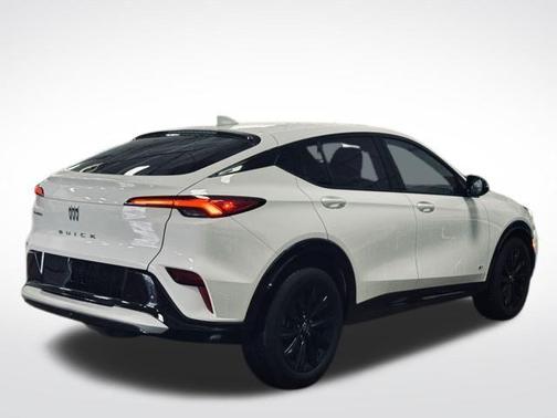 Summit White 2025 Buick Envista Sport Touring