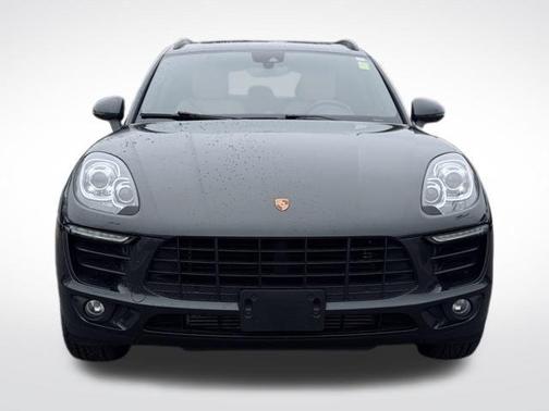 Volcano Grey Metallic 2017 Porsche Macan Base