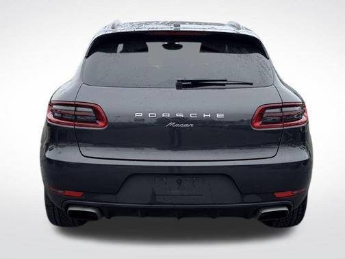 Volcano Grey Metallic 2017 Porsche Macan Base
