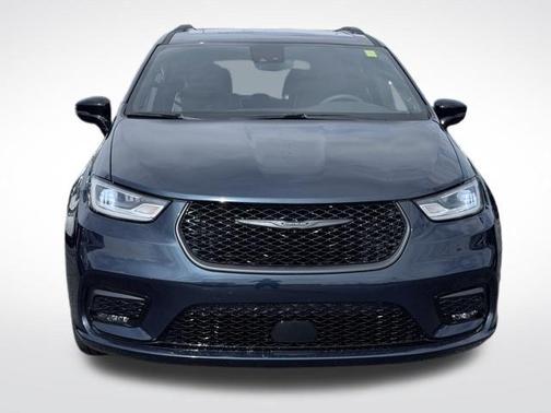 Fathom Blue Pearlcoat 2025 Chrysler Pacifica Limited