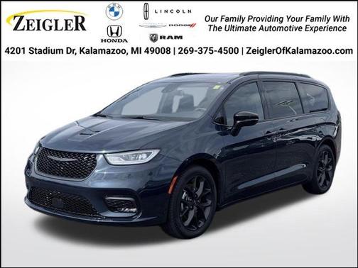 Fathom Blue Pearlcoat 2025 Chrysler Pacifica Limited