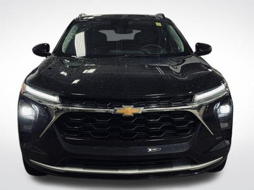 Mosaic Black Metallic 2025 Chevrolet Trax LT