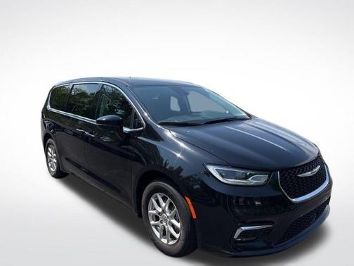 2024 Chrysler Pacifica Touring-L