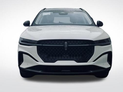 White Platinum Clearcoat Metallic 2026 Lincoln Nautilus Reserve