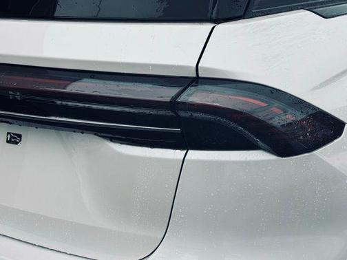 White Platinum Clearcoat Metallic 2026 Lincoln Nautilus Reserve