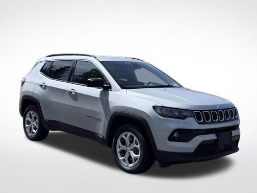 Silver Zynith 2024 Jeep Compass Latitude