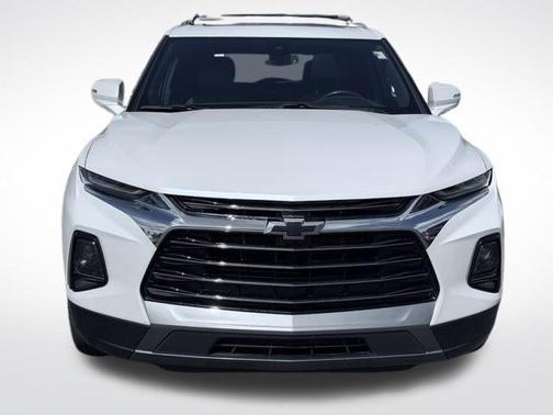 Iridescent Pearl Tricoat 2022 Chevrolet Blazer Premier