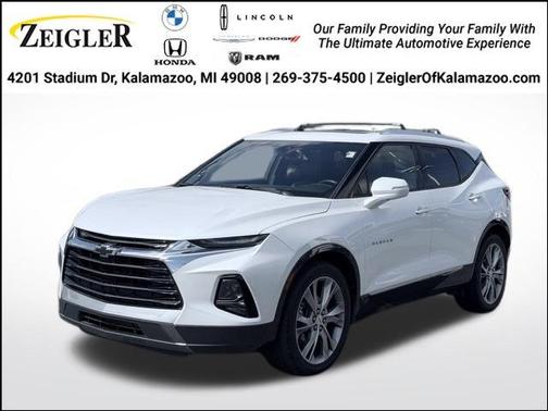 Iridescent Pearl Tricoat 2022 Chevrolet Blazer Premier