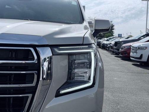Beige Pearl Metallic 2023 GMC Yukon SLT