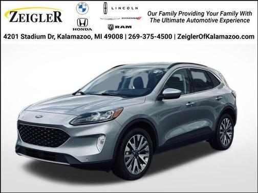 2022 Ford Escape Titanium Hybrid